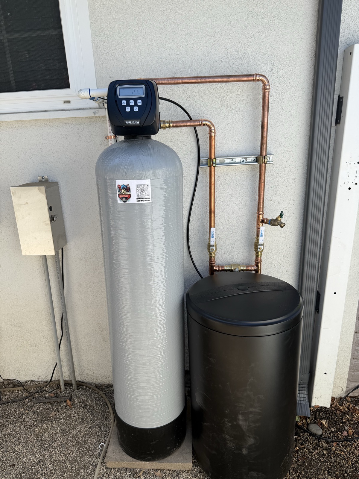 Water softener and brine tank installation